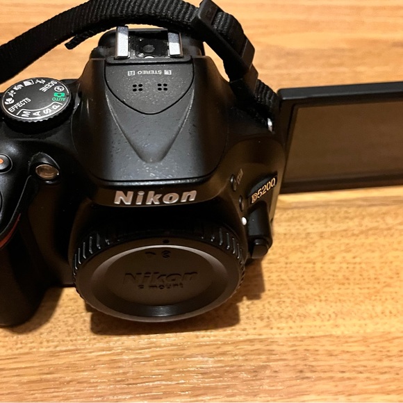 Nikon D5200 DSLR CAMERA CHEAP KIT - Picture 2 of 12